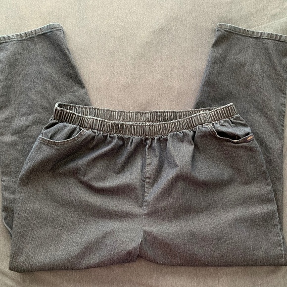 chic denim pull on jeans